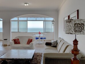 Apartamento (C1-0020) | Sala de estar | TV