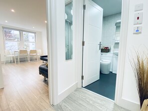 Hallway - Seafield Seafront Apartments (Hove)