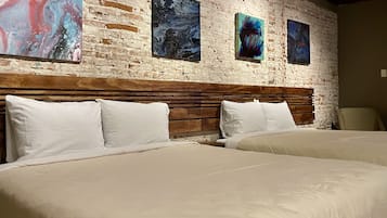 Cubrecamas, decoración personalizada y escritorio