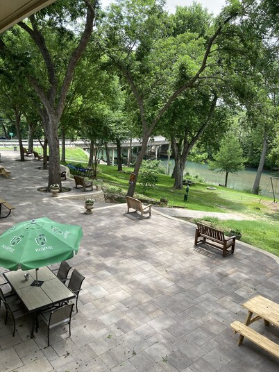 Horseshoe Riverside Lodge