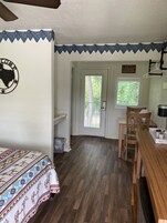 King Riverfront | Individually decorated, individually furnished, desk, iron/ironing board