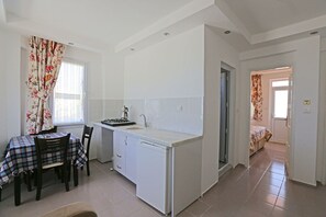 Economy-Apartment, 1 Schlafzimmer, Bergblick | Wohnzimmer | LCD-Fernseher