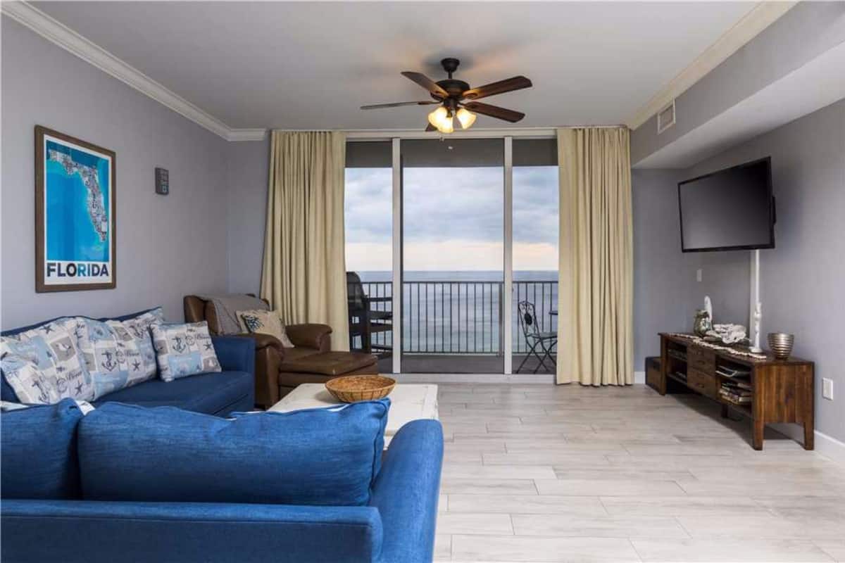 Appart'hôtel, 1 chambre, vue plage | Coin séjour | Télévision à écran plat, lecteur de DVD