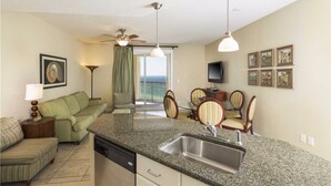 Condo, 1 Bedroom, Kitchen, Beach View | Living room