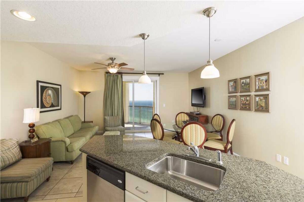 Appart'hôtel, 1 chambre, cuisine, vue plage | Salle de séjour