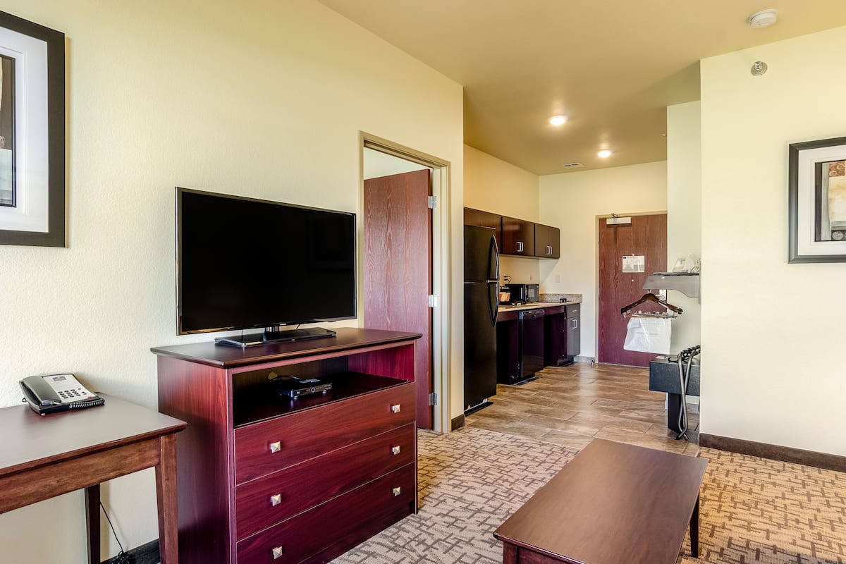 Suite, Multiple Beds, Accessible, Non Smoking (Extended Stay)