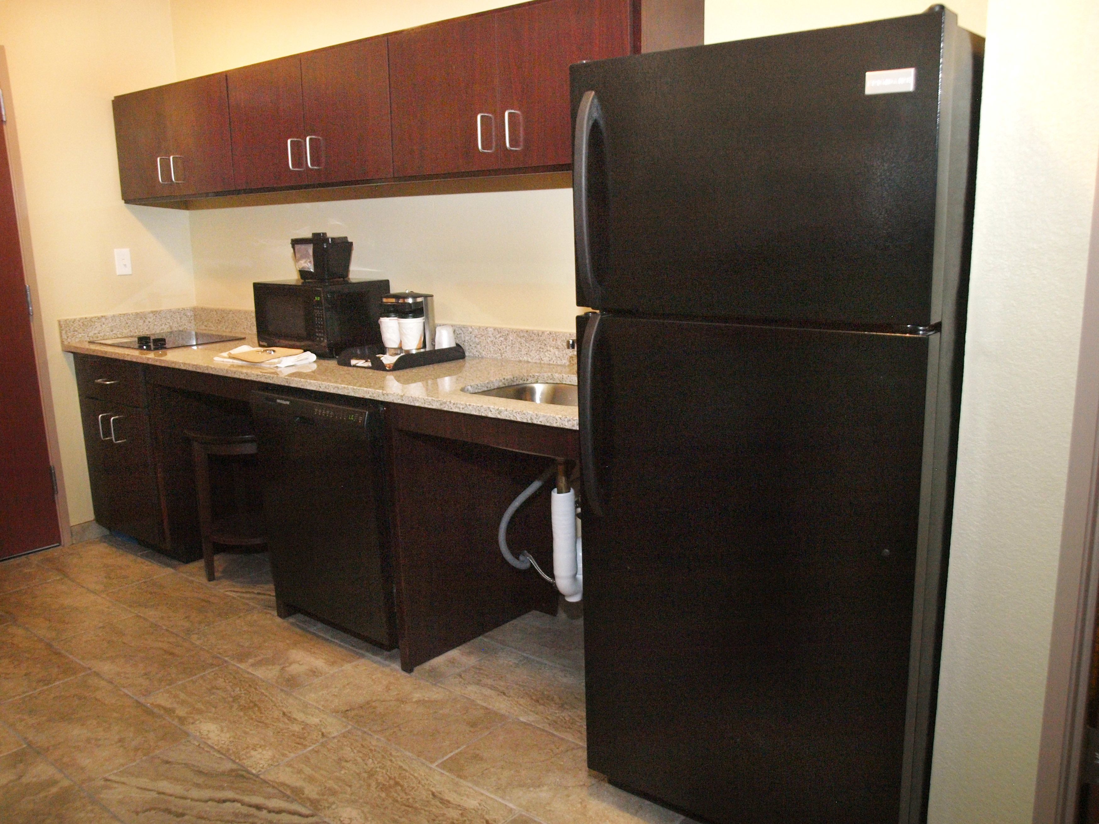 fridge, microwave, coffee/tea maker
