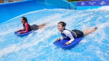 Surfing/boogie boarding