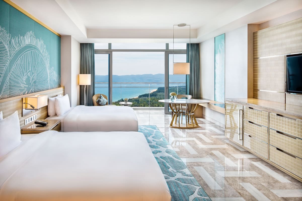 1 bedroom, premium bedding, free minibar, in-room safe