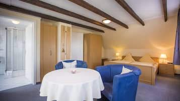 Minibar, in-room safe, desk, free WiFi