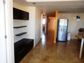 Family Condo, 3 Bedrooms, Marina View, Poolside | Private kitchen | Fridge, microwave, oven, stovetop