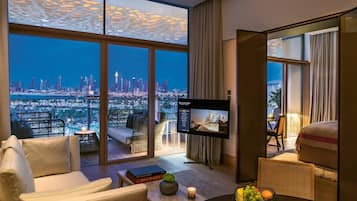 豪華套房, 1 間臥室, 陽台 | 客廳 | 55-吋LED 液晶電視、衛星頻道、電視、Netflix