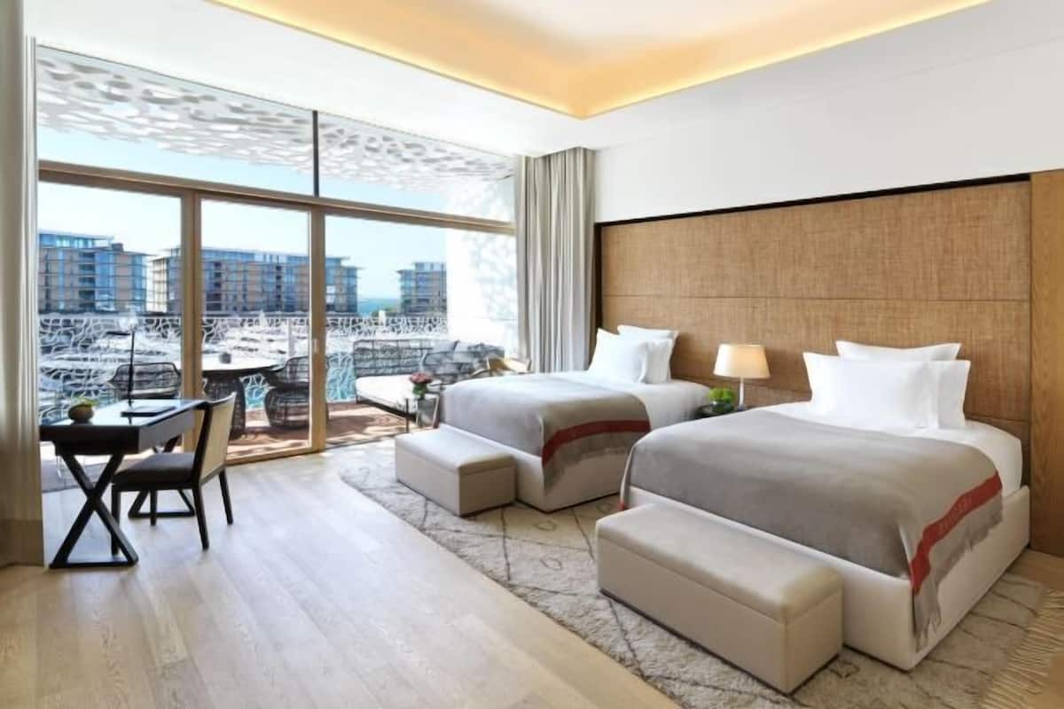 Egyptian cotton sheets, premium bedding, down duvets, pillow-top beds