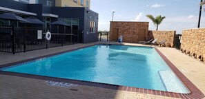 Outdoor pool - Fairfield Inn & Suites by Marriott Brownsville North (Brownsville)