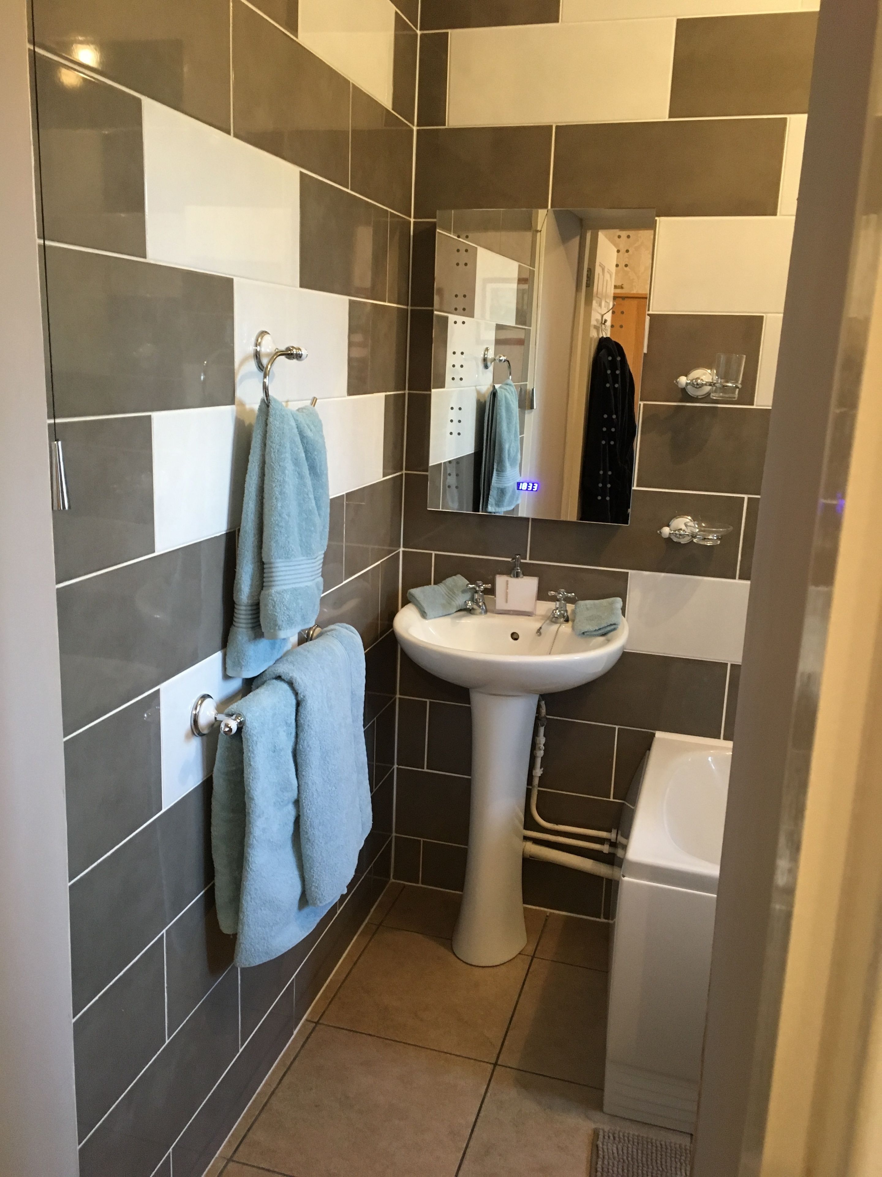 double room, ground floor | bathroom | deep-soaking bathtub, free toiletries, hair dryer, dressing gowns