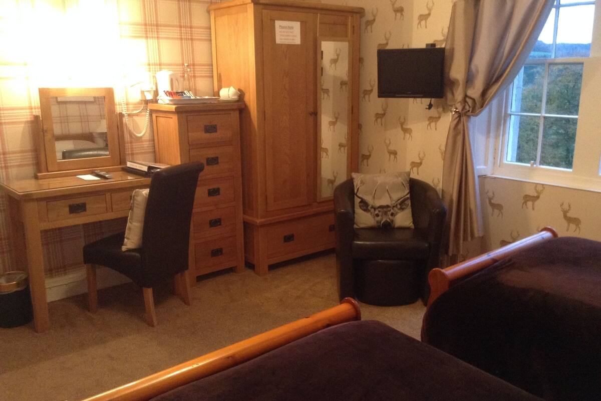 5 bedrooms, premium bedding, Select Comfort beds, individually decorated