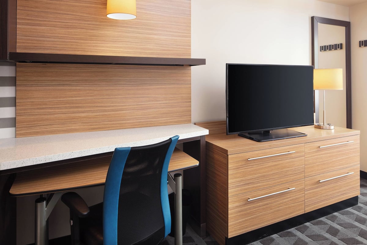 In-room safe, desk, blackout drapes, soundproofing