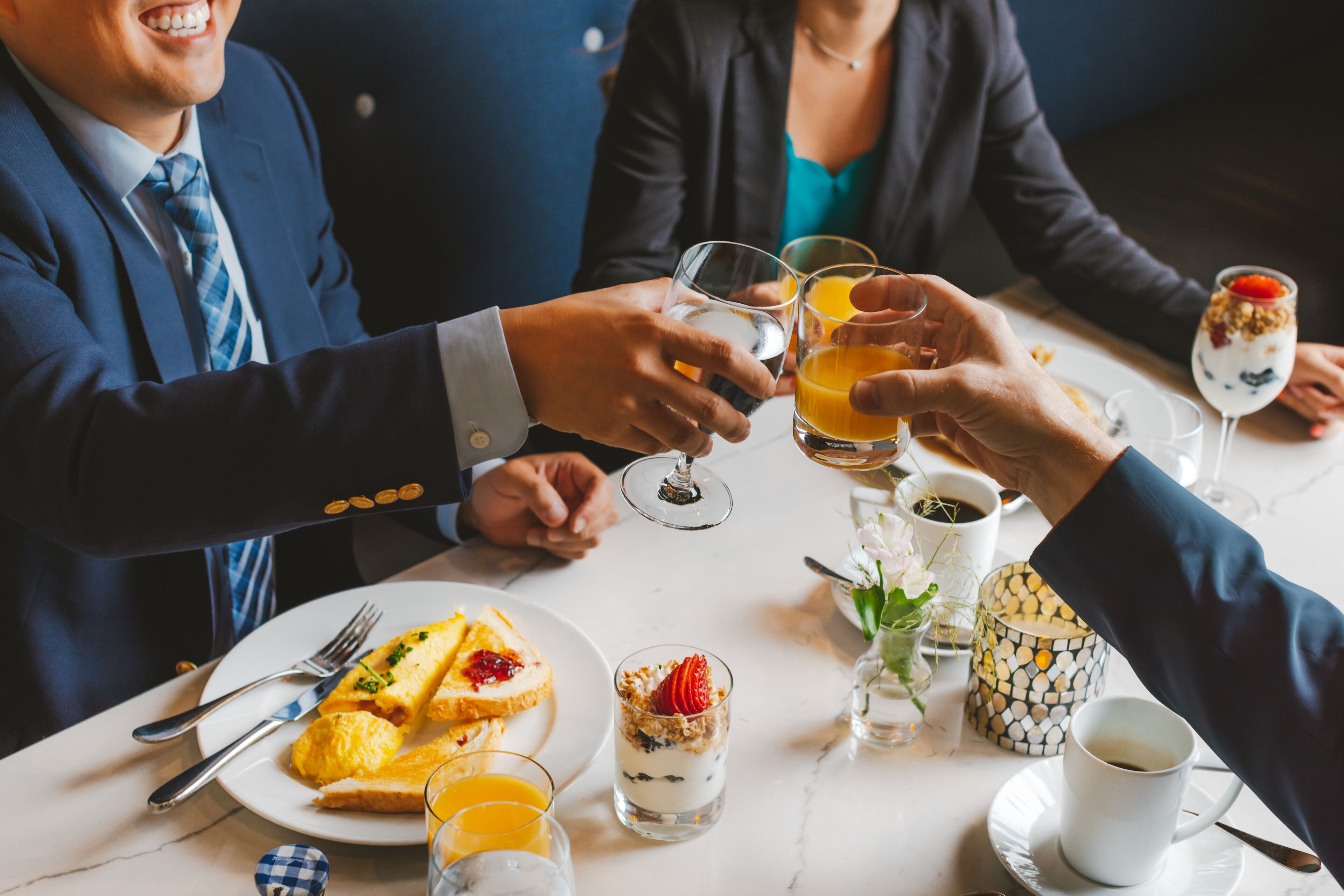 breakfast, lunch, dinner served; american cuisine, al fresco dining