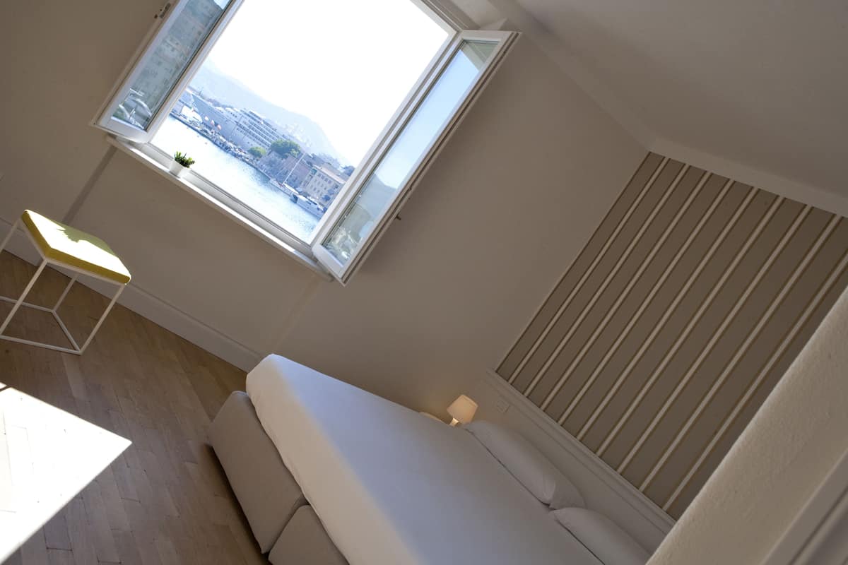 Design Double Room, 1 Bedroom, Private Bathroom, Sea View