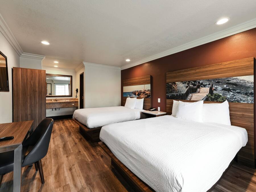 Bureau, espace de travail pour ordinateur portable