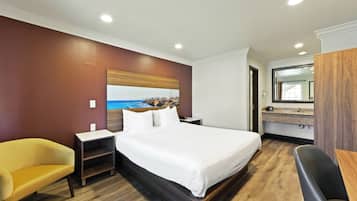 Desk, laptop workspace, iron/ironing board, free wired Internet