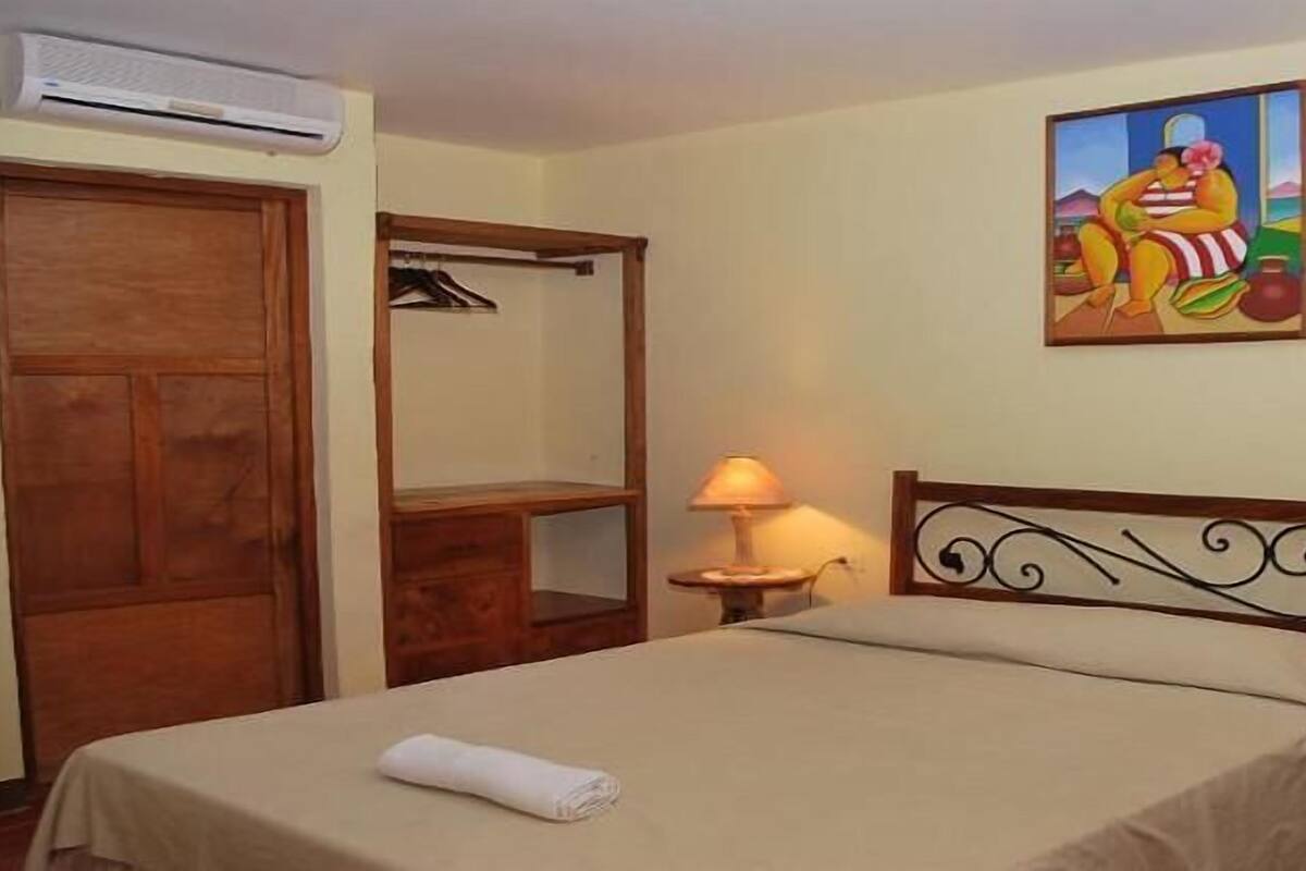 In-room safe, desk, iron/ironing board, free WiFi