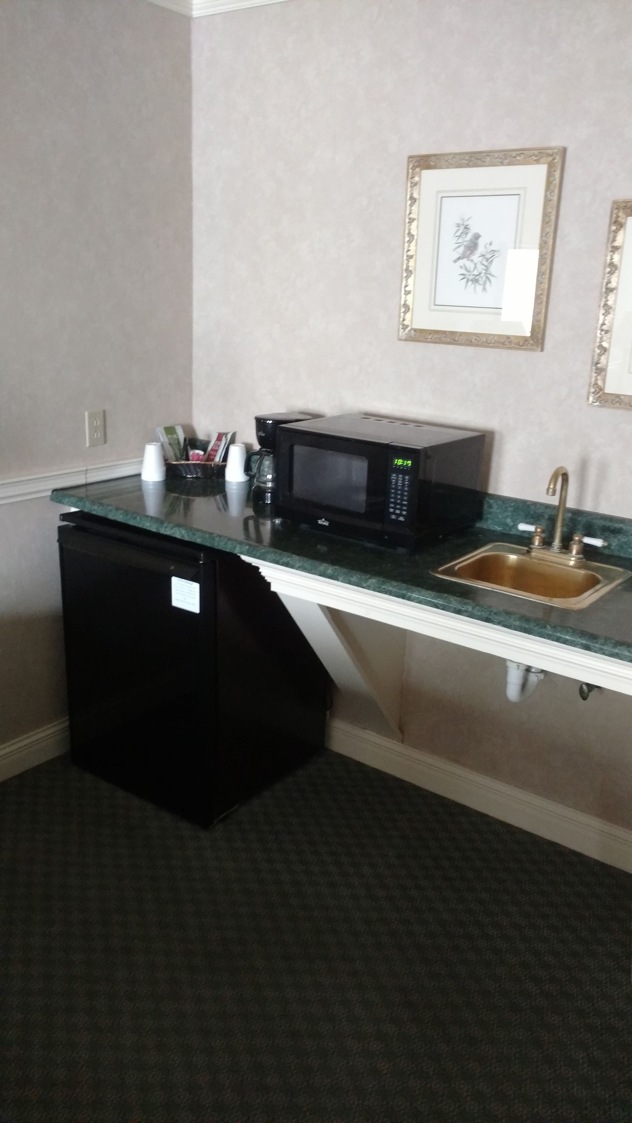 lower lake room | 1 bedroom, desk, iron/ironing board, free wifi