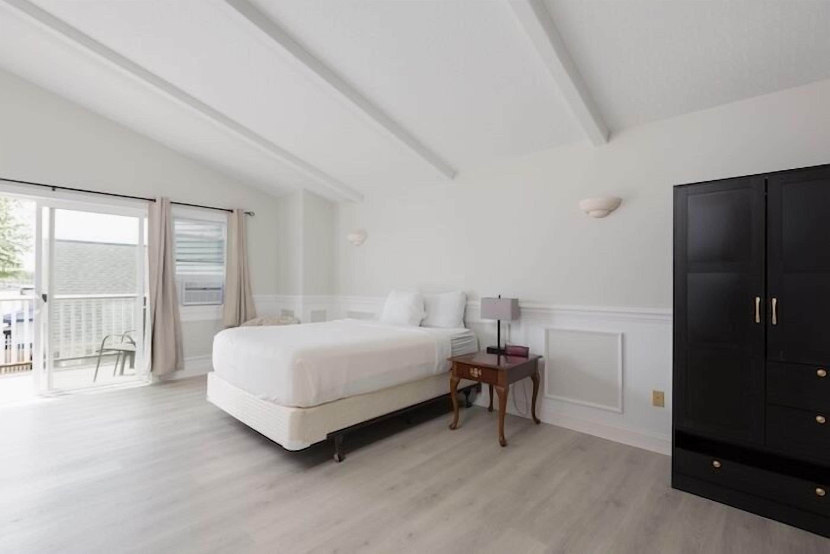 Suite ejecutiva, 1 habitación, cocineta | Escritorio, tabla de planchar con plancha y wifi gratis 