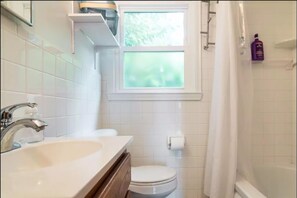 Apartment, 2 Schlafzimmer | Badezimmer | Duschwanne, Haartrockner, Handtücher