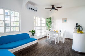 Living area | Flat-screen TV - Hotel Myko Playa Del Carmen (Playa del Carmen)