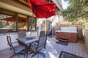 Bañera de hidromasaje exterior