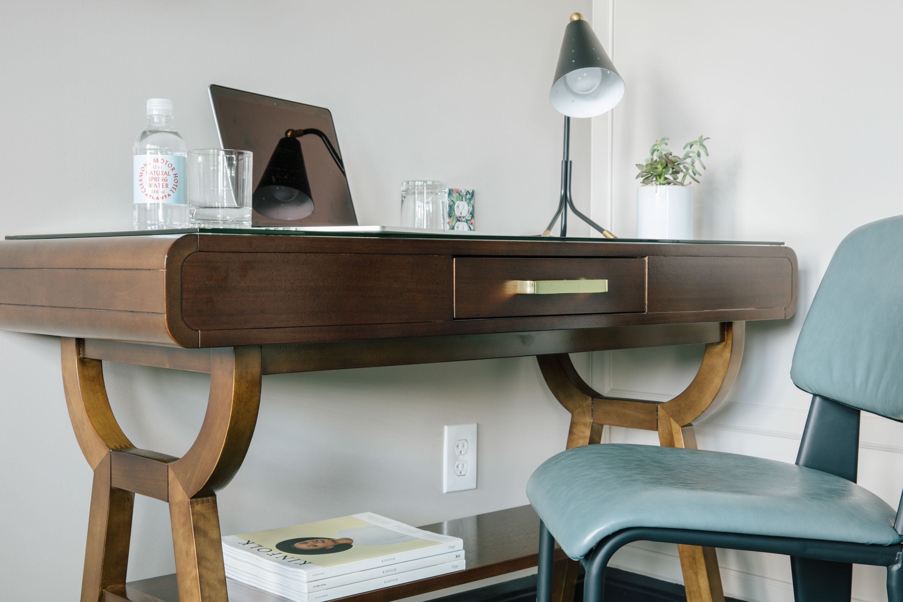 premium bedding, free wifi, bed sheets