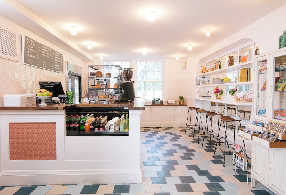 Hotel Clermont Atlanta, by Oliver by null