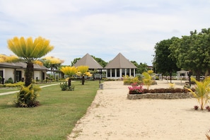 Garden - Landers Bay Resort & Spa Fiji - Adults Only (Lautoka)