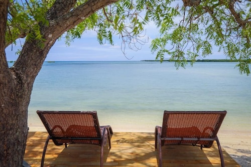 Landers Bay Resort & Spa Fiji - Adults Only