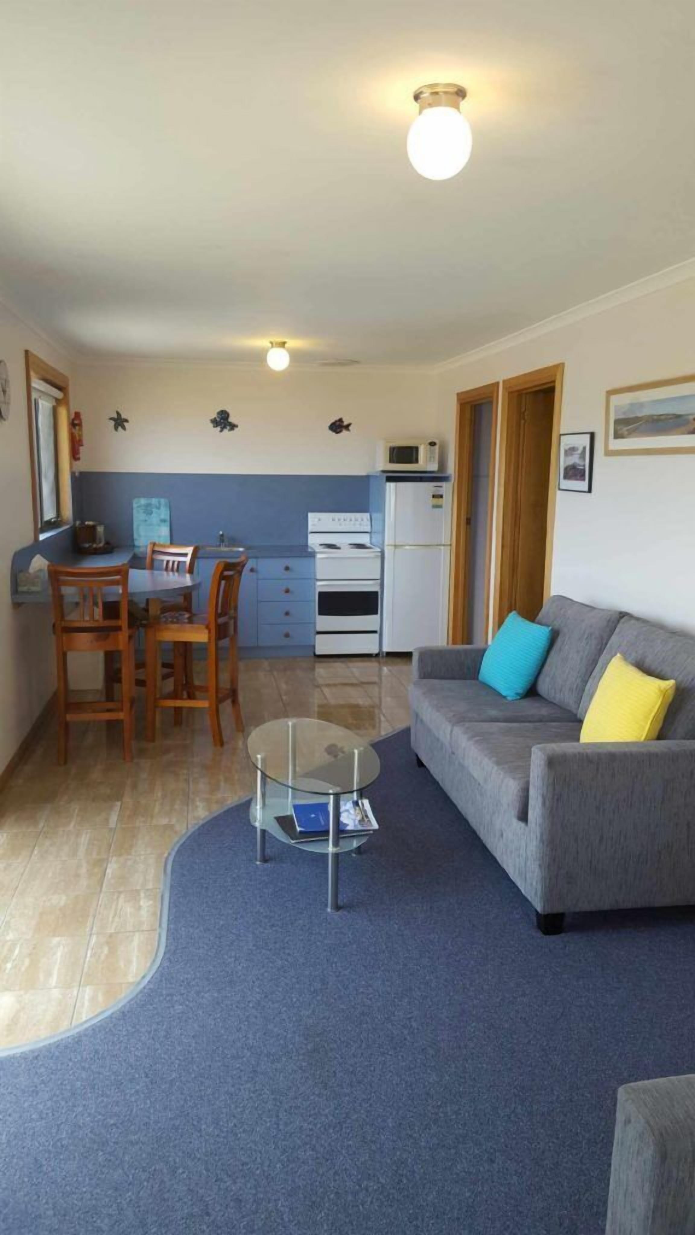 平面電視、 DVD 播放機