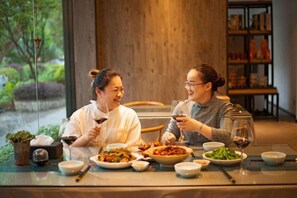 Dining - Peach Blossom River Resort (Guilin)