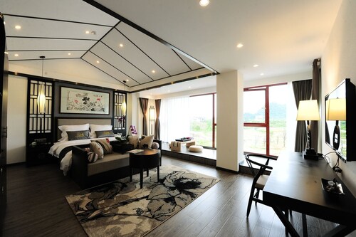 Peach Blossom River Resort