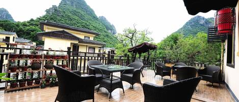 Khu ẩm thực ngoài trời