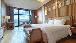 Deluxe Room, 1 King Bed, Mountain View | Premium bedding, minibar, in-room safe, desk - The View Hotel Changbai Mountain - MGallery Collection (Baishan)