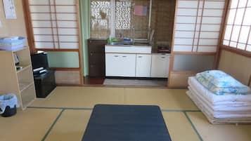 Japanese Style Room with Shared Bathroom, for 3 to 4 People	 | Room amenity
