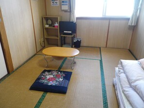 In-room dining - Minshuku Iwakawa (Yakushima)
