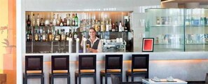 Bar (en el alojamiento)