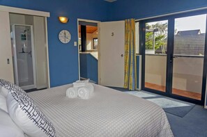 Family House, 5 Bedrooms, Lake View | 5 bedrooms, free WiFi, bed sheets - Great view near Rotorua lake (Rotorua)