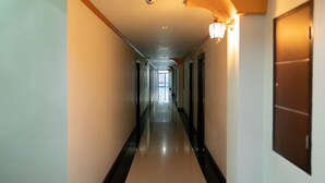 Hallway - Thungtawan Hotel (Nakhon Si Thammarat)