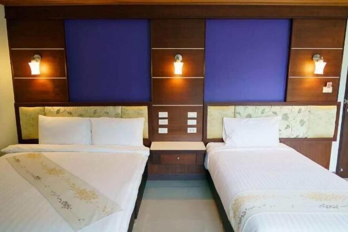 Individually furnished, laptop workspace, blackout drapes