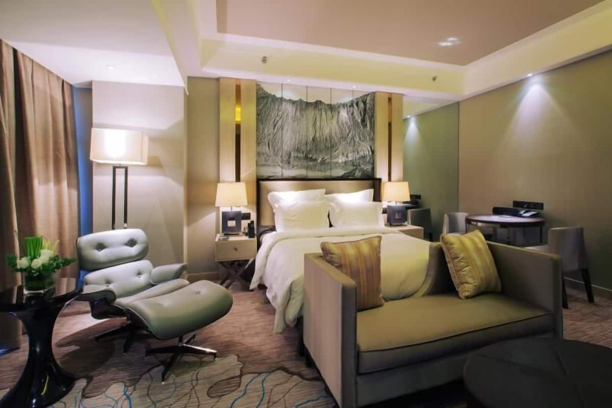 Habitación empresarial doble | Ropa de cama de alta calidad, edredón, camas con pillow-top y minibar