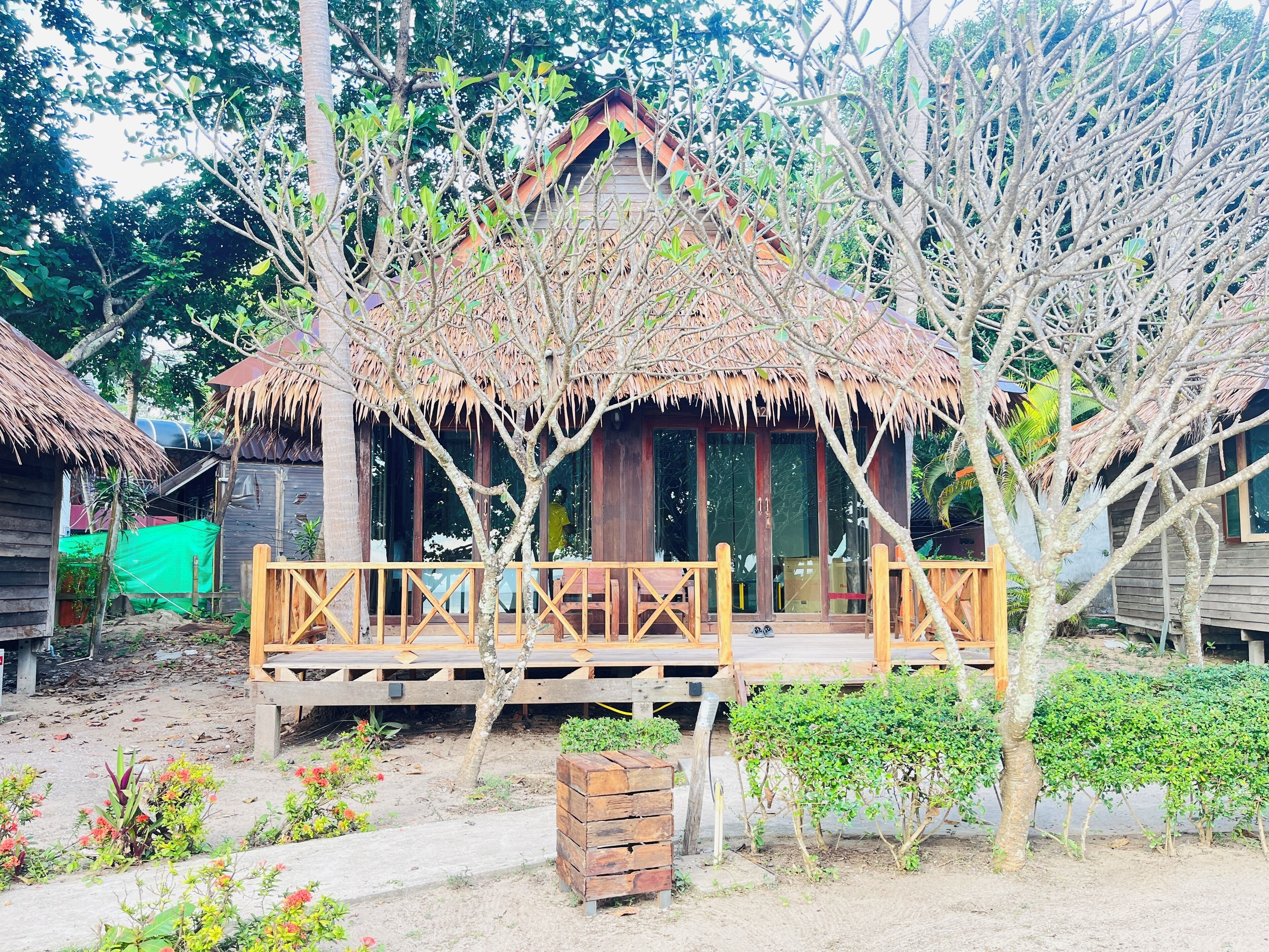 Beach Front Deluxe Room | ลานระเบียง/นอกชาน