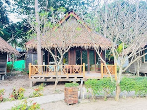 Beach Front Deluxe Room | Terrasse/Patio