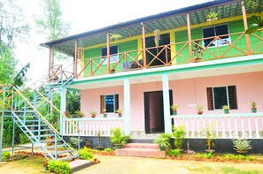 Mặt tiền nơi lưu trú